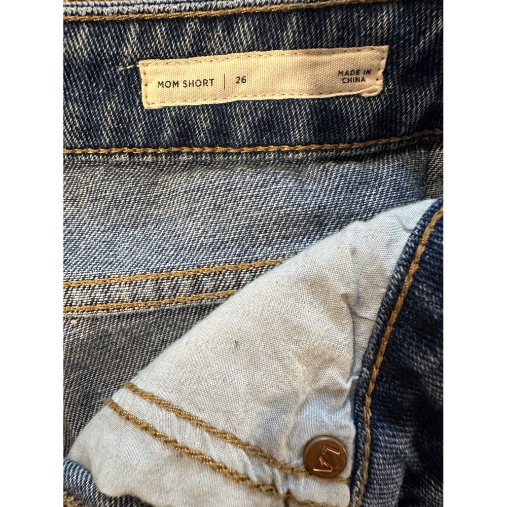 PacSun Los Angeles Mom Shorts Medium Wash Distressed Denim High Rise Size 26 - Picture 4 of 4